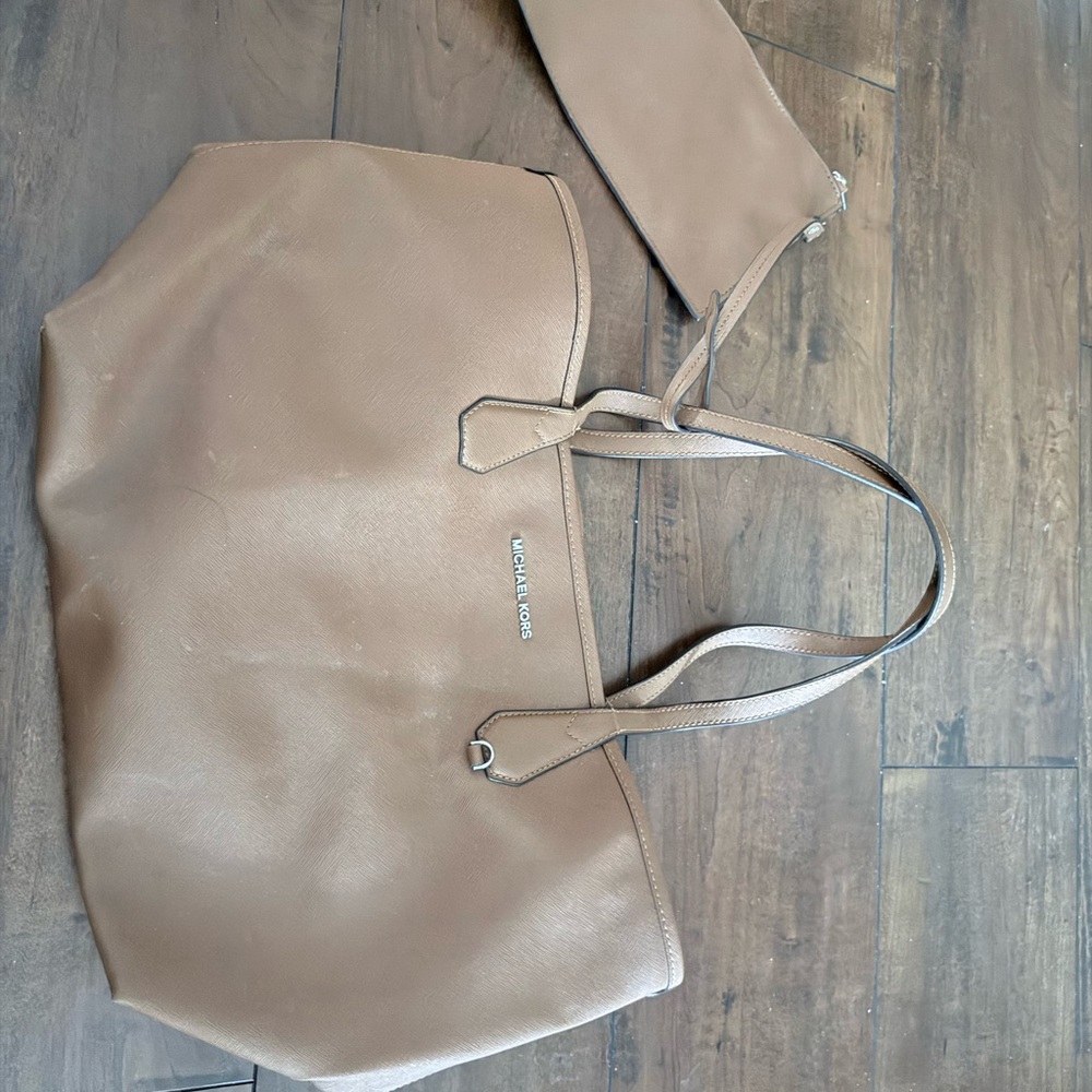 Michael Kors Beige Tote Bag with Wristlet